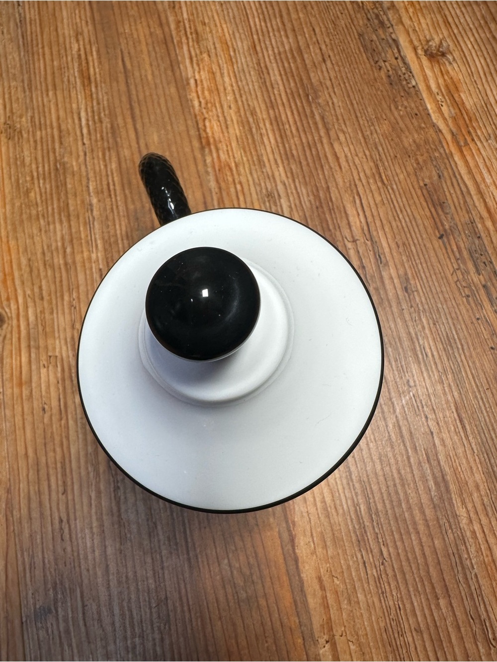 Gucci "Star Eye" White Porcelain Lidded Mug with Black Handle & All-Seeing Eye - Picture 6 of 10